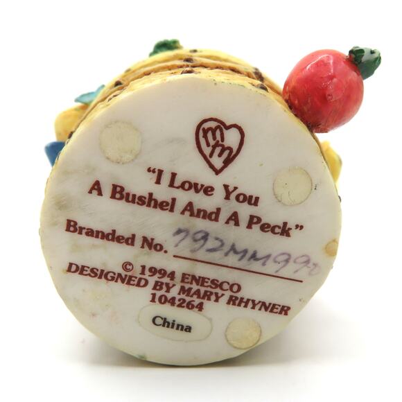 Mary's Moo Moos, I Love You A Bushel and A Peck Cow Figurine #104264 Enesco 1994 - Picture 10 of 11